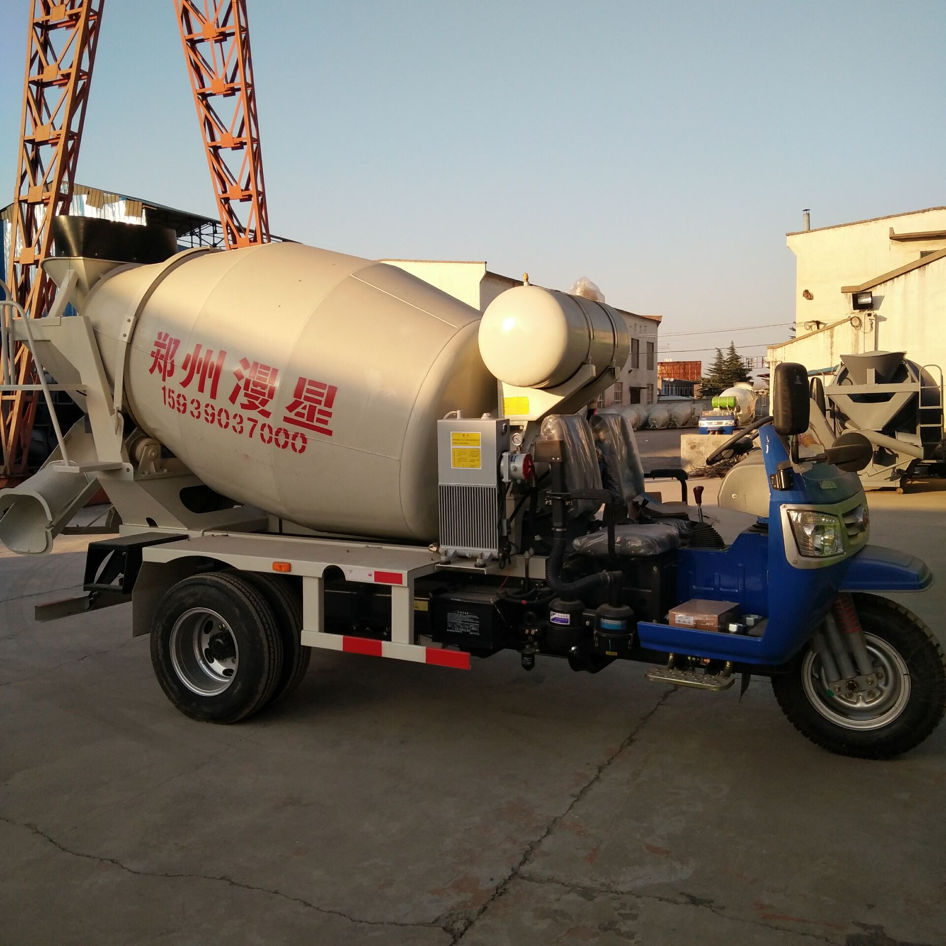 小型水泥海角社区
车